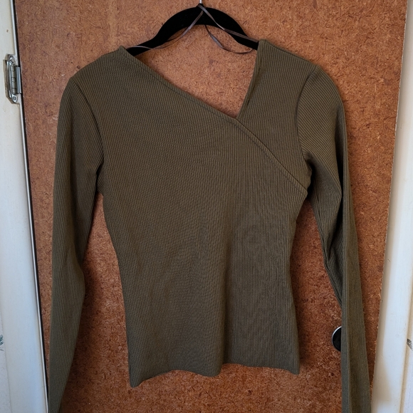Zara olive green long sleeve ribbed top - Picture 2 of 4